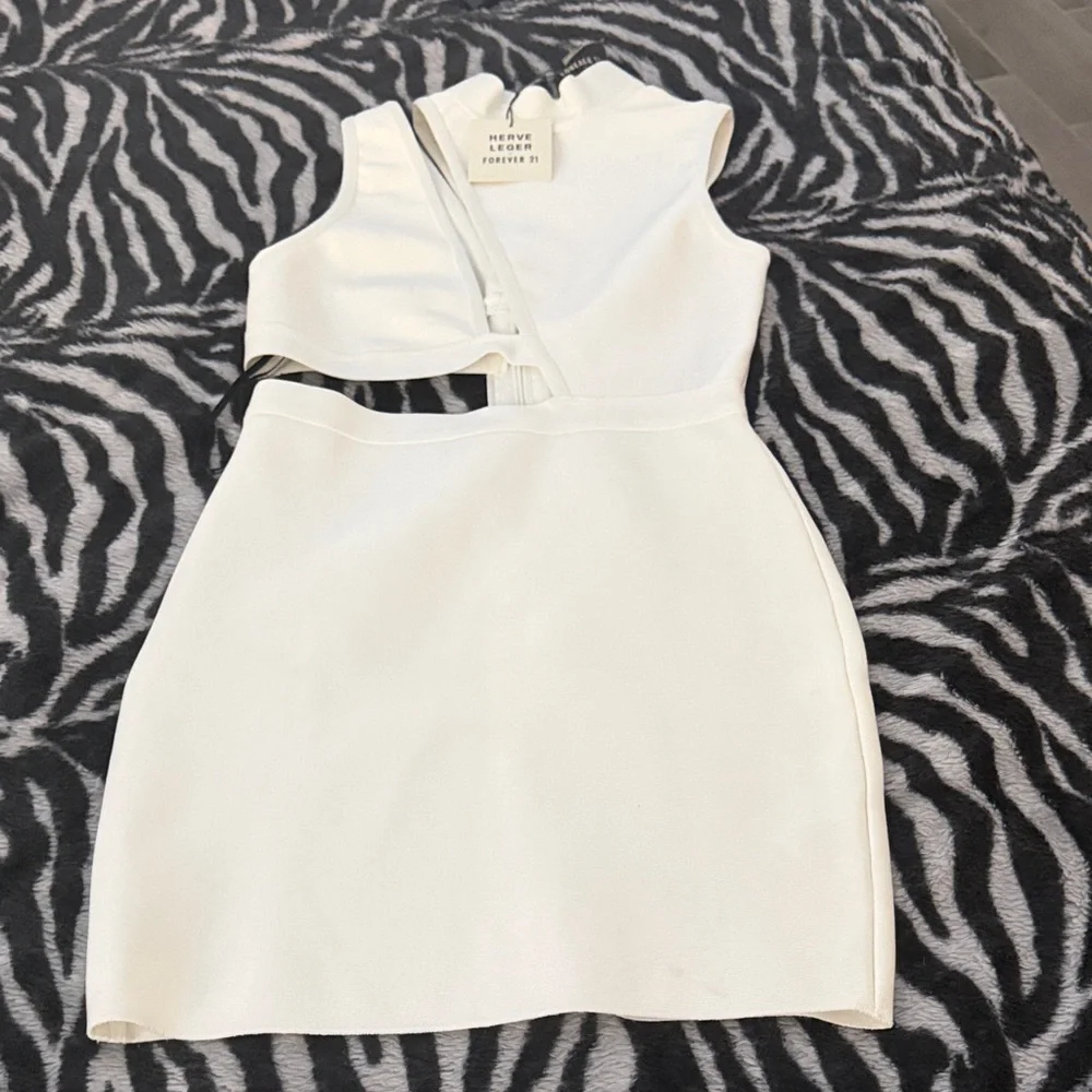Herve Leger Cream Asymmetrical Sleeveless Dress - Picture 2 of 3